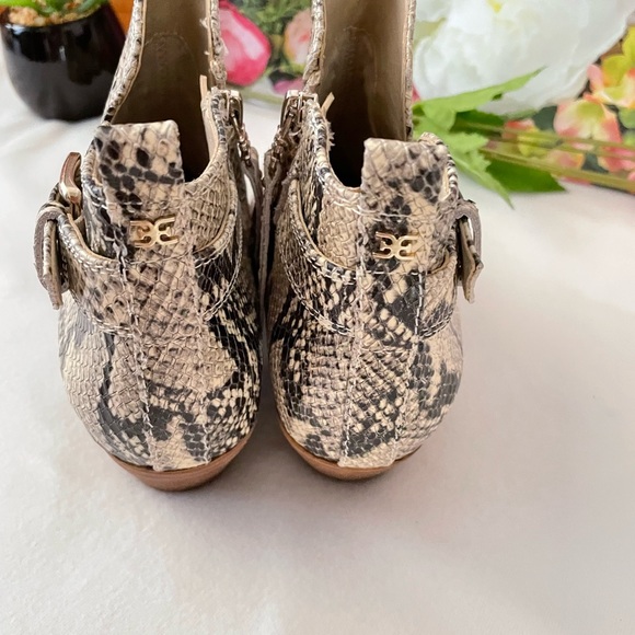 Sam Edelman Woman Neena Leather Snake Print Ankle Bootie Size; 8.5 - Picture 6 of 6